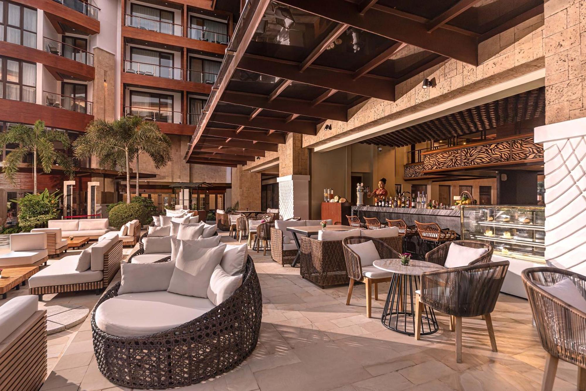 Mandarin Bay Resort And Spa Balabag  外观 照片