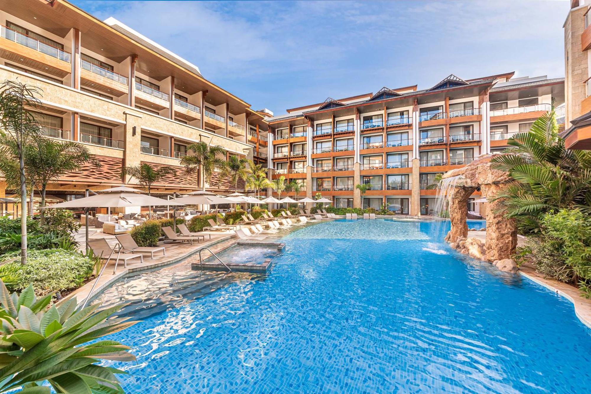 Mandarin Bay Resort And Spa Balabag  外观 照片